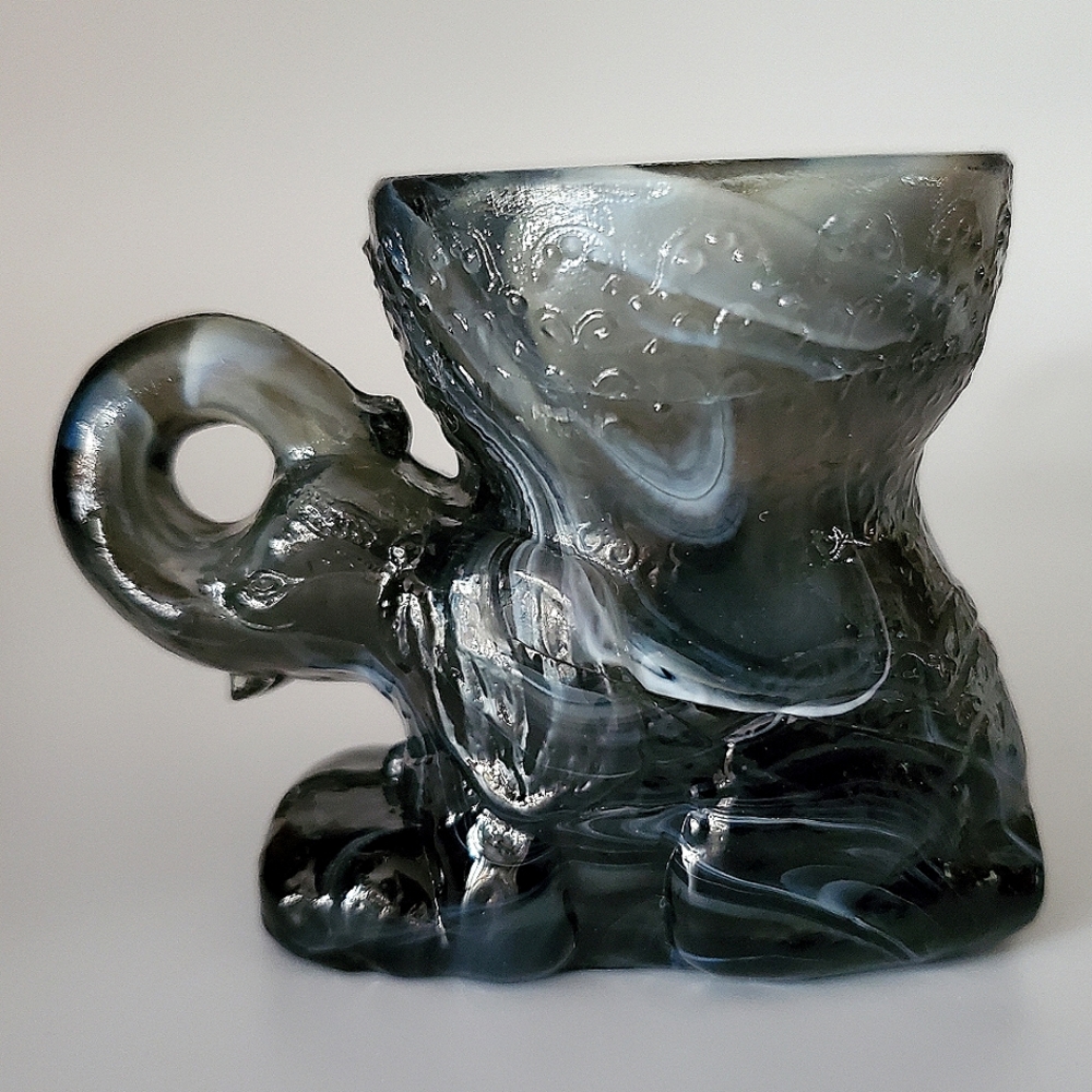 Rare "Packy the Elephant" Black & White Slag Glass Paperweight or 🥚 Holder